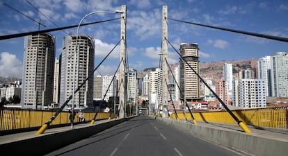 Puente de Las Américas en La Paz (Bolivia).