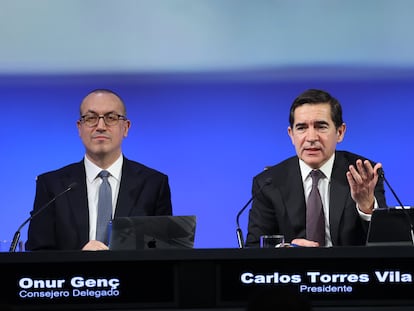 El consejero delegado de BBVA, Onur Genç, y el presidente del banco, Carlos Torres Vila.