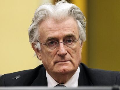 Radovan Karadzic compareix davant del Tribunal Internacional.