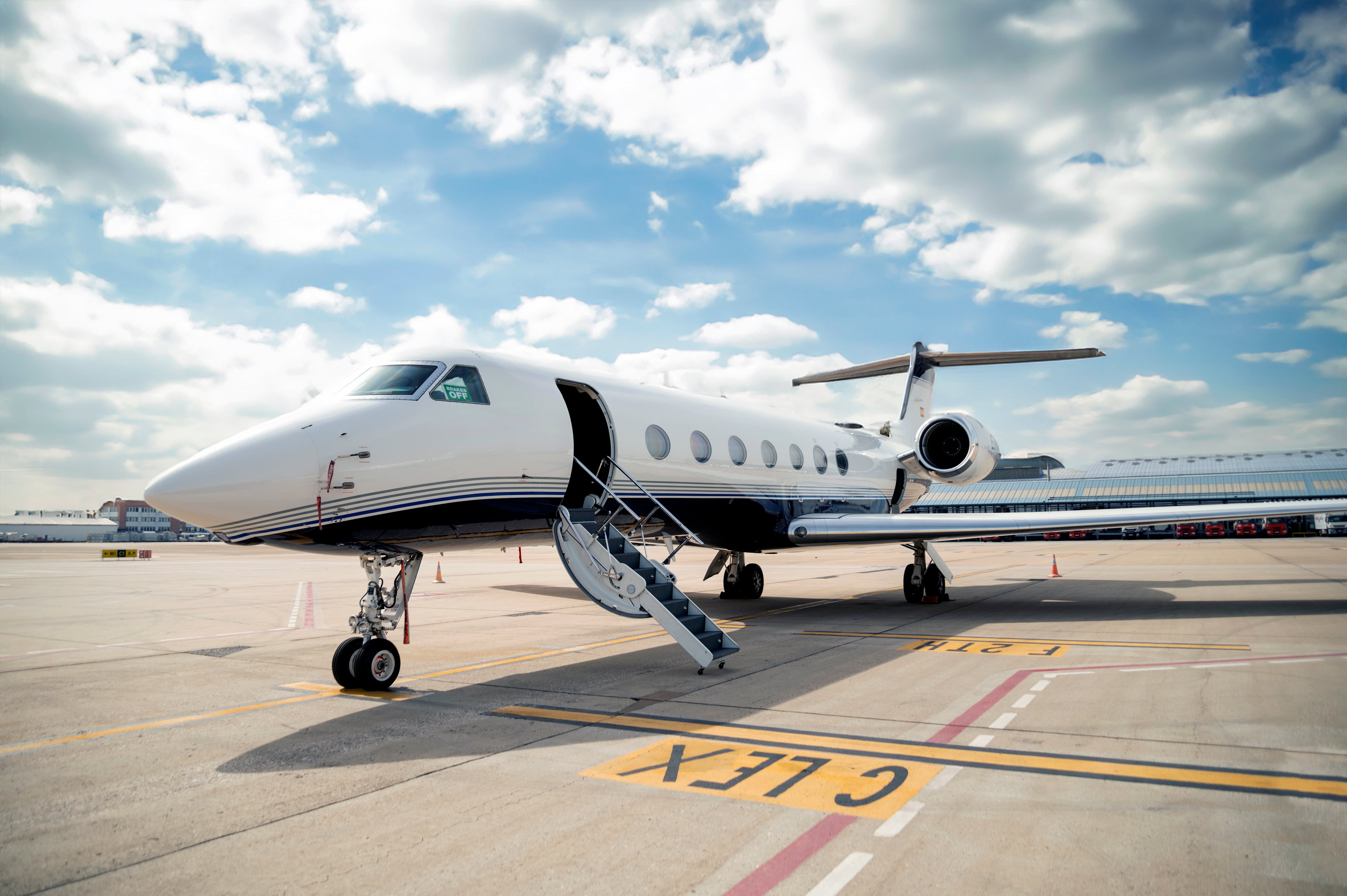 Los ricos impulsan el mercado de los jets privados a pesar d