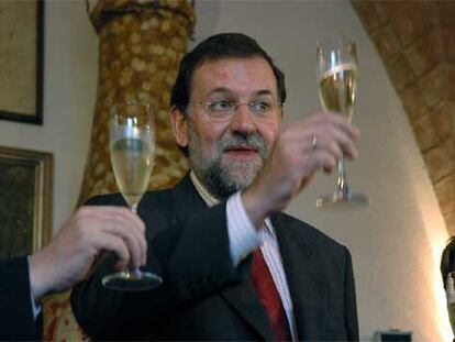 Mariano Rajoy brinda con cava