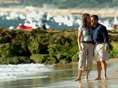 Cecilia y Nicolas Sarkozy, durante unas vacaciones en Arcachon, Francia, en agosto de 2006.