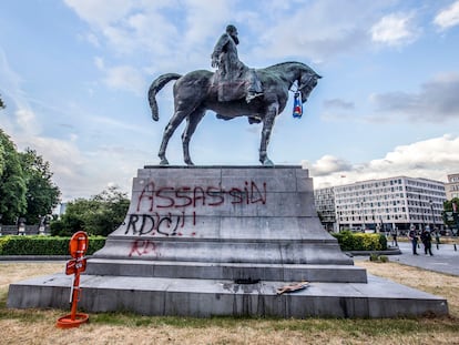 Estátua equestre do rei Leopoldo II, vandalizada em Bruxelas em junho de 2020.