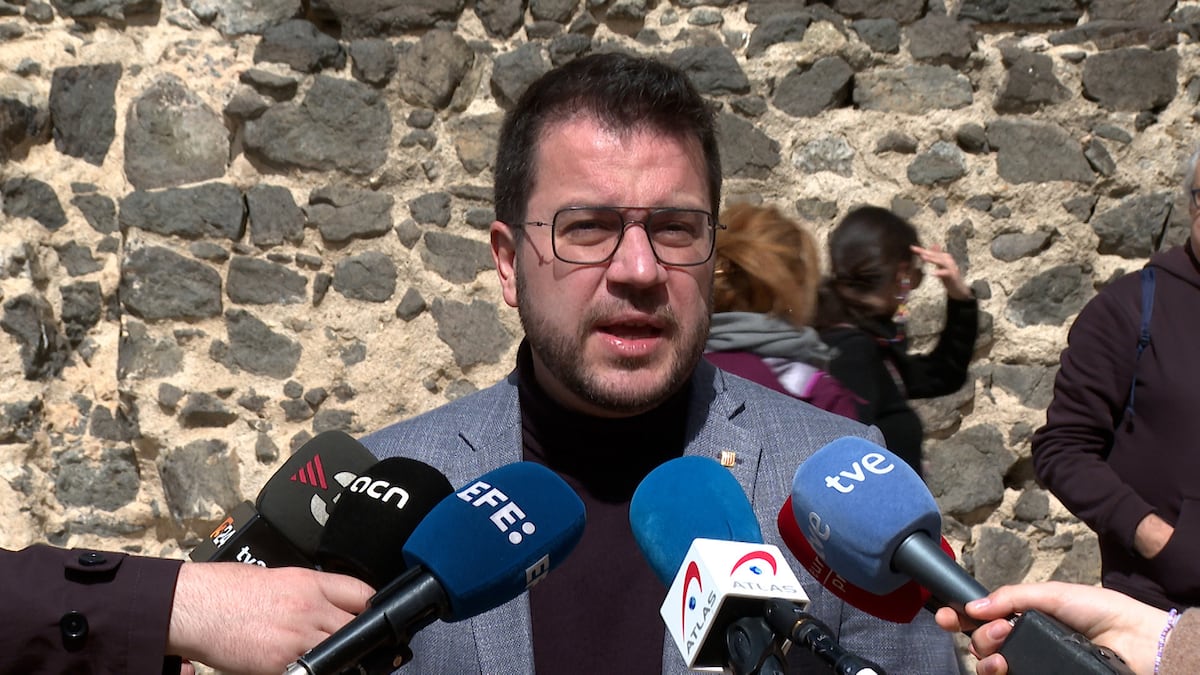 El pacto con el PSC en Barcelona se le atraganta a ERC en plena ...
