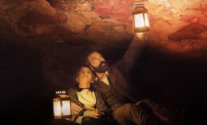 Banderas, como Marcelino Sáenz de Sautuola en 'Altamira', película dirigida por Hugh Hudson, sobre el descubrimiento de las célebres cuevas cántabras.
