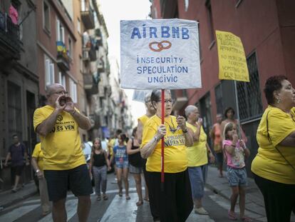Protesta contra Airbnb a la Barceloneta.