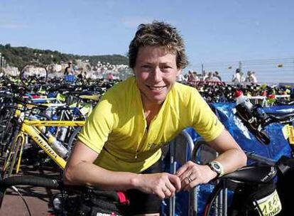 Jane Tomlinson, durante uno de sus viajes en bicicleta.