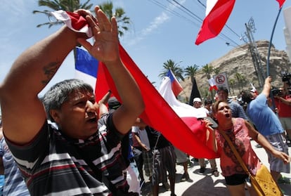 Manifestantes protestan en Arica, Chile, por el fallo de la Corte Internacional de Justicia