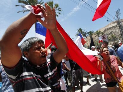 Manifestantes protestan en Arica, Chile, por el fallo de la Corte Internacional de Justicia 