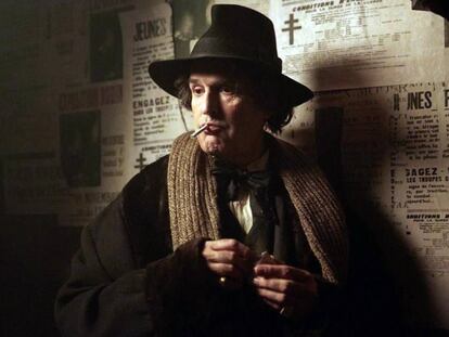 Rupert Everett, como Óscar Wilde.