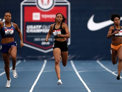 Allyson Felix (no centro), na série dos 400m em sua volta à competição no final de julho.
