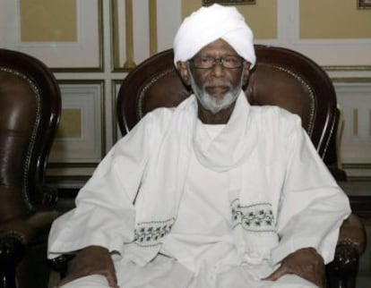 Hassan Al-Turabi, l&iacute;der islamista sudan&eacute;s, en 2014. 