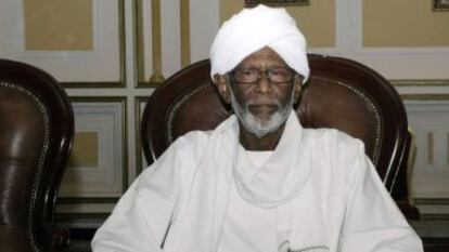 Hassan Al-Turabi, l&iacute;der islamista sudan&eacute;s, en 2014. 