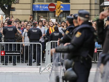 Manifestac&oacute;n ante la Jefatura Superior de Policia Nacional en Barcelona