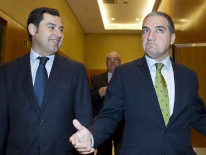 El presidente del PP andaluz, Juan Manuel Moreno, con El&iacute;as Bendodo.