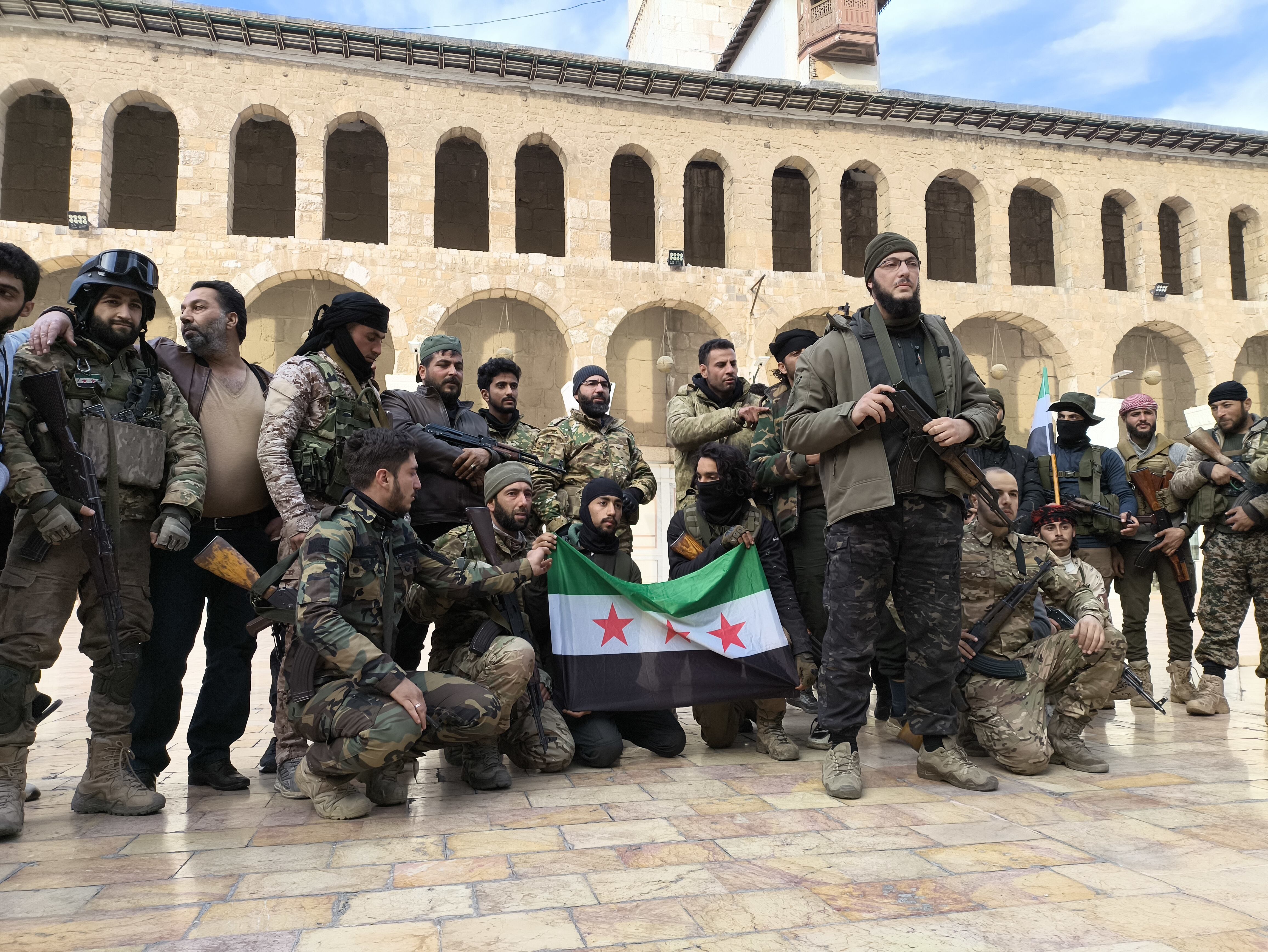 Esperanza e incertidumbre entre los sirios del norte: “Estamos exhaustos, pero contentos”