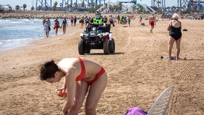 La Playa de las Arenas, de Valencia, se abren al baño.