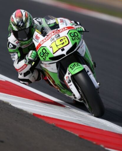 Bautista rueda en el circuito de Silverstone.