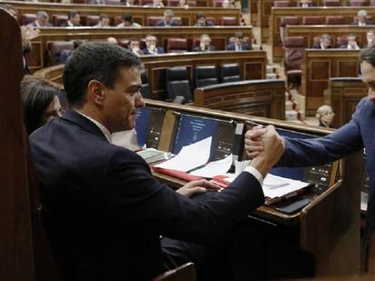 Sánchez e Iglesias, el día de la moción de censura contra el expresidente Mariano Rajoy.
