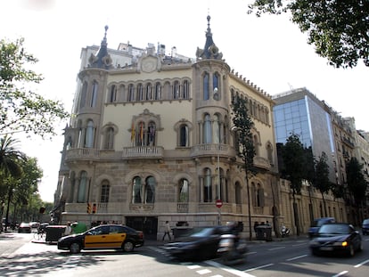 Edificio del Círculo Ecuestre de Barcelona, en la confluencia entre Diagonal de Balmes.