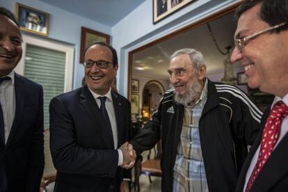 Saludo entre François Hollande y Fidel Castro. Es el primer líder occidental que viaja a Cuba desde que se inició el deshielo.