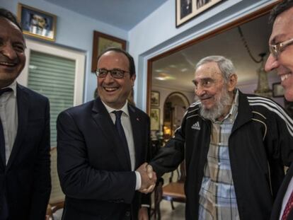 Saludo entre François Hollande y Fidel Castro. Es el primer líder occidental que viaja a Cuba desde que se inició el deshielo.