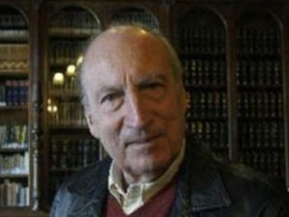 El escritor y periodista argentino Tomás Eloy Martínez.