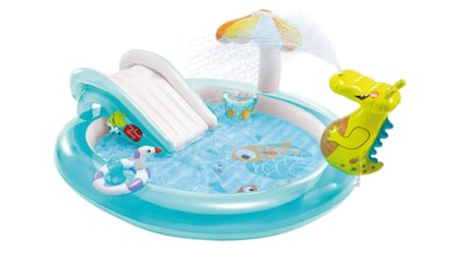 Piscina infantil hinchable con tobogán y juegos acuáticos ideal para el verano