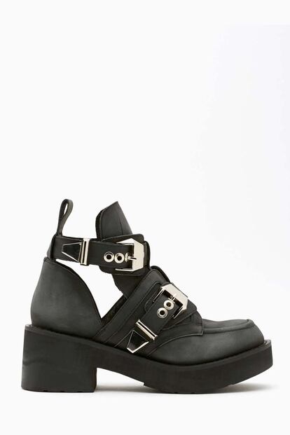 Botas de Jeffrey Campbel (185 euros).