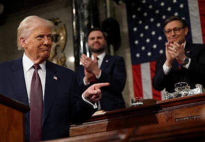 De izquierda a derecha, Donald Trump, J. D. Vance y Mike Johnson, en el Congreso de EE UU el pasado 4 de marzo. 