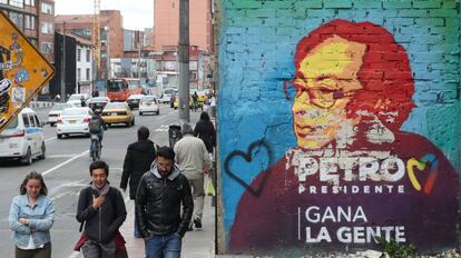 Un mural en apoyo a Gustavo Petro en Bogotá. 