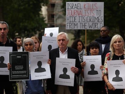 Vigilia en Londres este miércoles frente a Downing Street en memoria de los periodistas asesinados en Gaza.