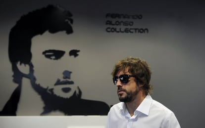 Fernando Alonso en la inauguraci&oacute;n del complejo con su nombre.