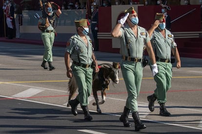 Los miembros de la Legión participan en el desfile, este martes.