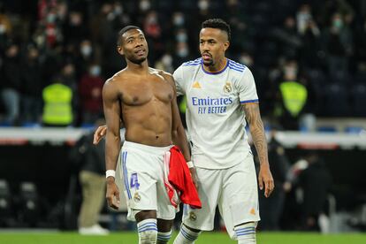 Alaba y Militão, tras ganar al Granada en el Bernabéu.