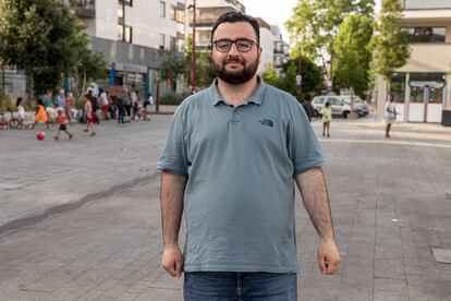 Mehmet Ozguner, joven candidato de la NUPES. El 70% de los menores de 30 años se abstuvo en la primera vuelta de las elecciones legislativas en Francia, explican los jóvenes en Bondy, Sene-Saint-Denis. 
