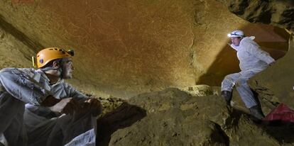 Interior de la cueva de Lekeitio (Bizkaia) donde han sido hallados grabados paleolíticos.