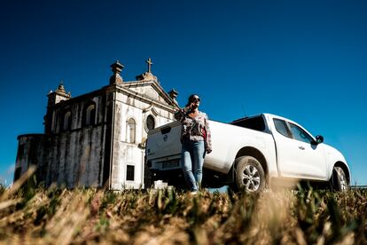 Maria Caeiro, una de las ingenieras agrónomas que trabaja en Lezíria Grande, en la ermita de Alcamá, situada en Lezíria Grande.