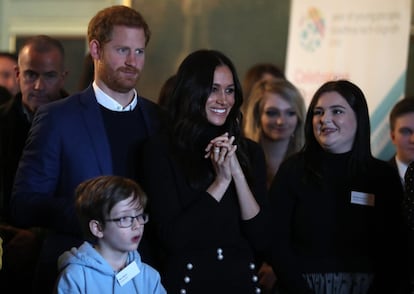 Meghan Markle e príncipe Harry assistem a uma recepção no palácio de Holyroodhouse de Edimburgo (Escócia), em 13 de fevereiro de 2018.