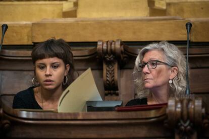 Las concejalas de la CUP, Maria Rovira junto a Maria José Lecha.