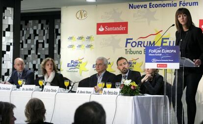 Idoia Mendia, durante su intervención en presencia de los candidatos del PSE-EE a diputados generales.