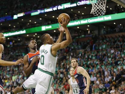 Bradley lanza entre Porter y Mahinmi.