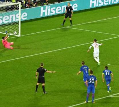 Ramos falla el penalti.