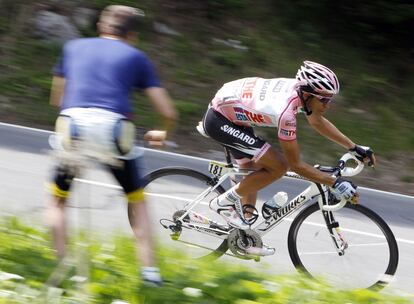 Contador, en una etapa del Giro d'Italia entre Spilimbergo y Glosslockner, en 2011.