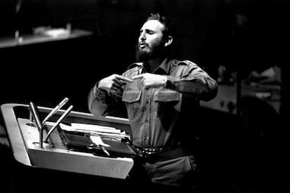 El líder cubano Fidel Castro gesticula durante su intervención ante la ONU, el 2 de Septiembre de 1960.