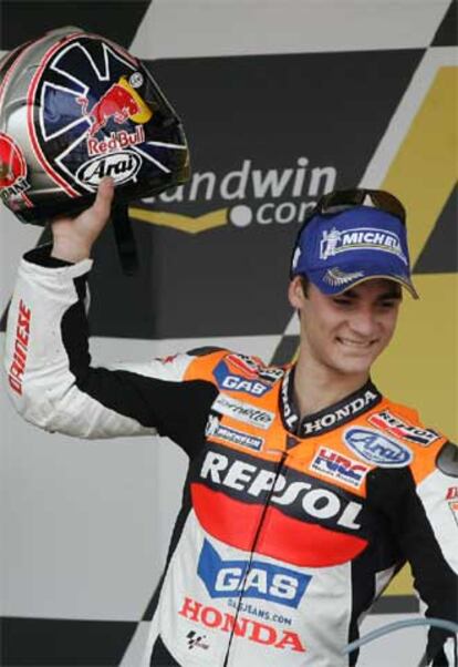 Dani Pedrosa, feliz en el podio de Jerez.