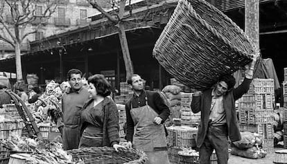 Un trabajador en el Born, en 1964.