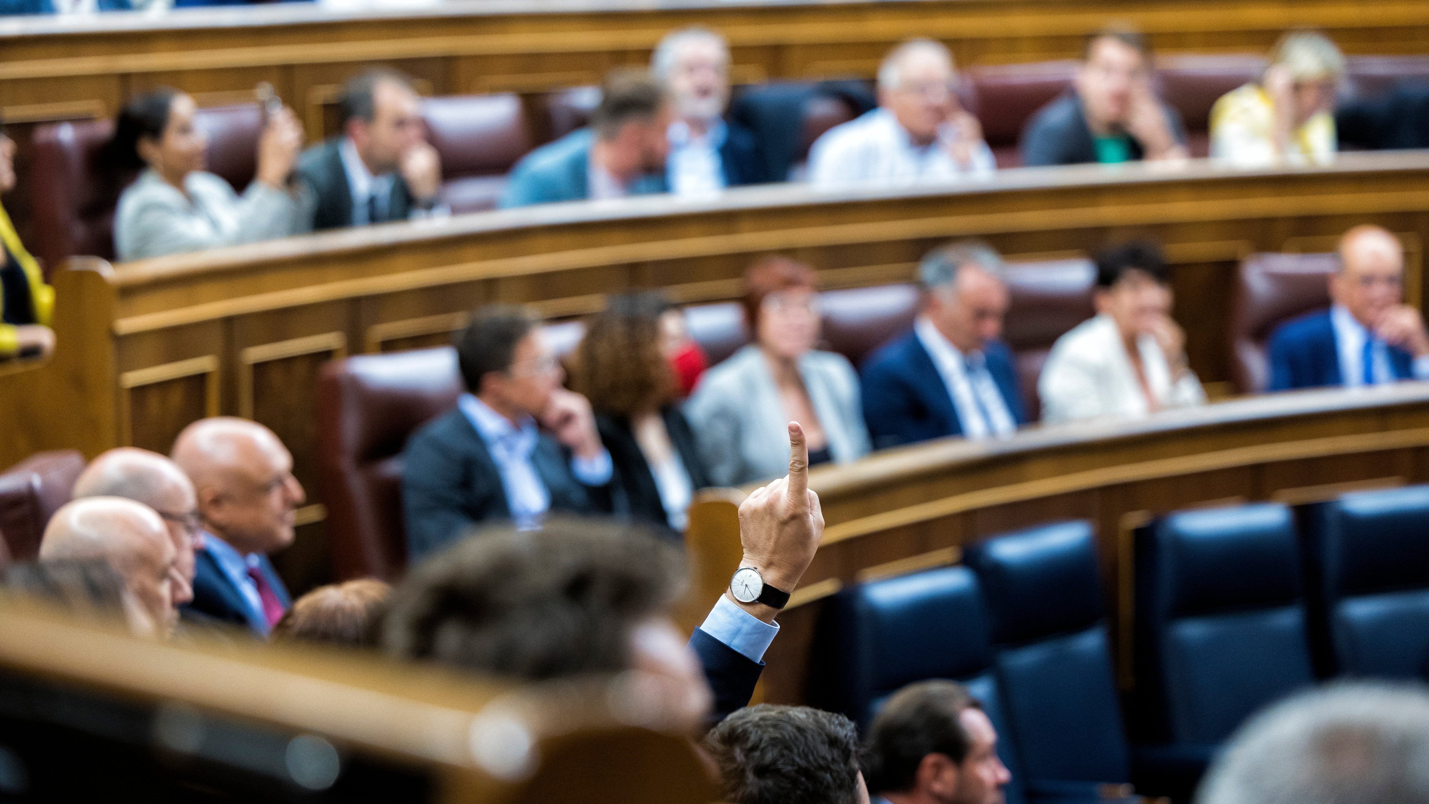 El Gobierno se prepara para otro revés de Junts en el Congreso y presiona al PP con la senda fiscal