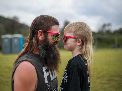 Dan Prior y su hijo Hunter, en el pasado Mulletfest celebrado en Australia.