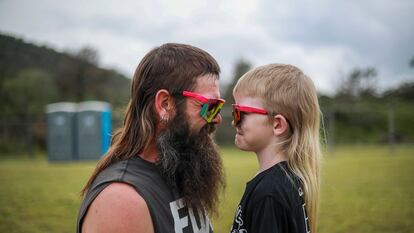 Dan Prior y su hijo Hunter, en el pasado Mulletfest celebrado en Australia.